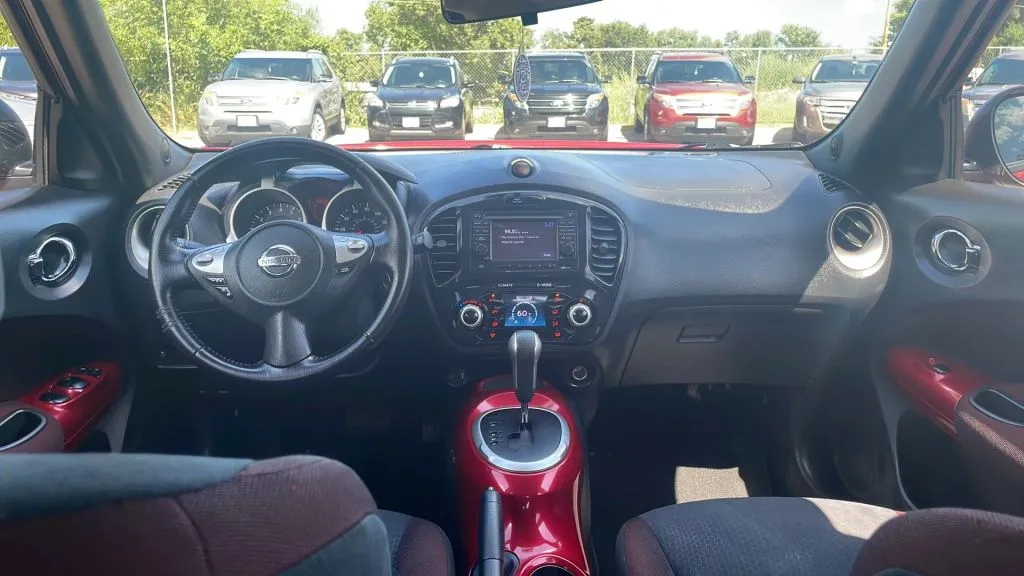2012 Nissan Juke SV photo 28