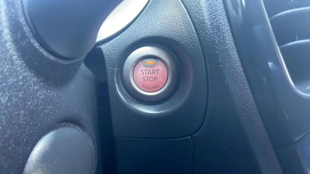 2012 Nissan Juke SV photo 20