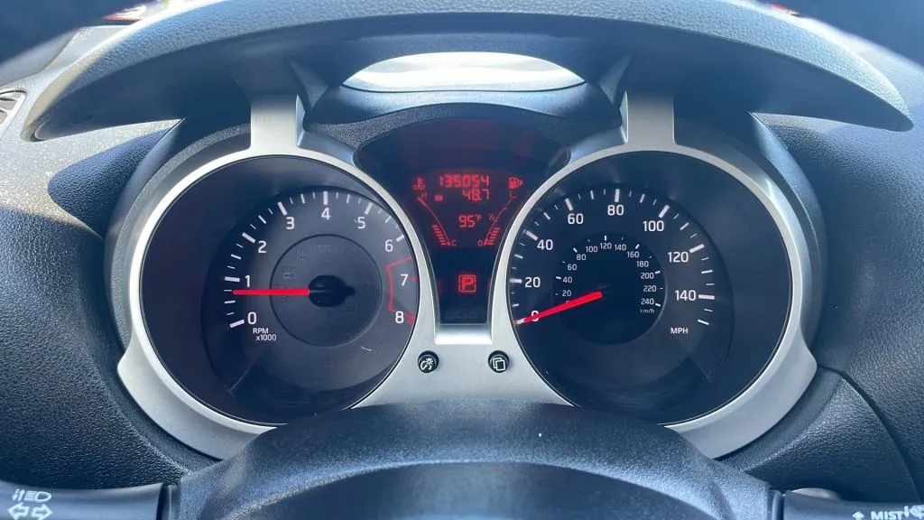 2012 Nissan Juke SV photo 30