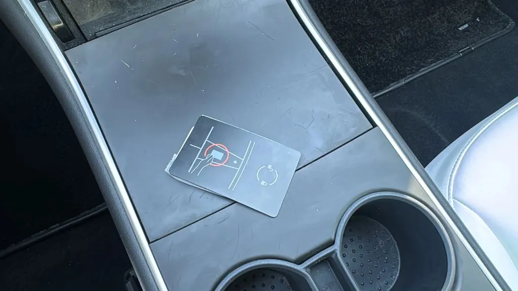 2020 Tesla Model 3 Standard Range Plus photo 37