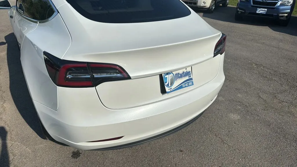 2020 Tesla Model 3 Standard Range Plus photo 33
