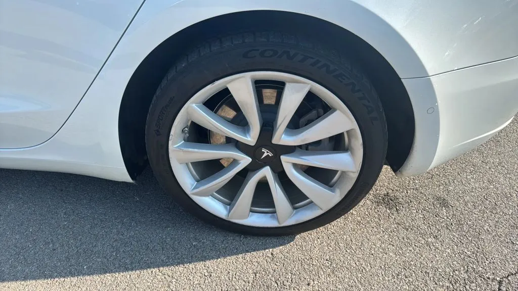 2020 Tesla Model 3 Standard Range Plus photo 8