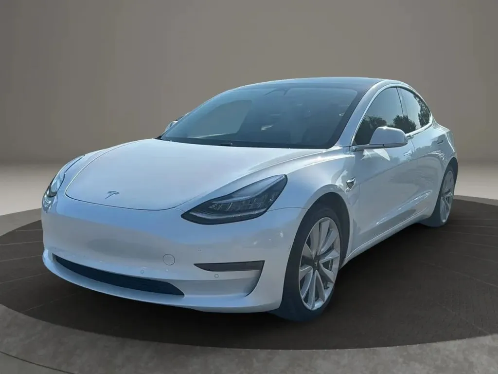 2020 Tesla Model 3 Standard Range Plus photo 5