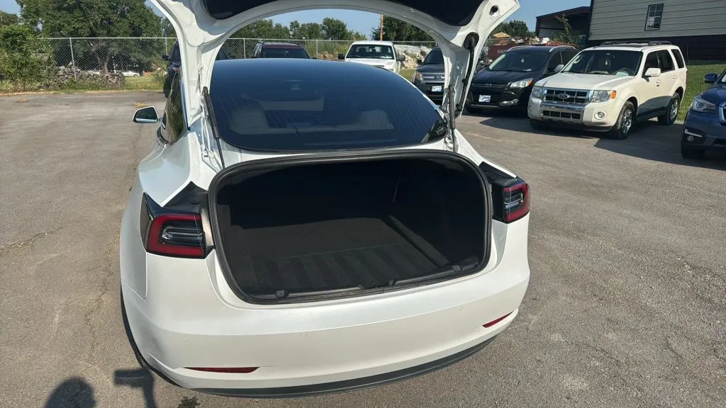 2020 Tesla Model 3 Standard Range Plus photo 34