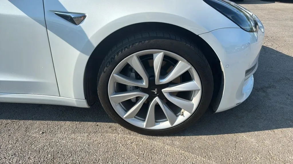 2020 Tesla Model 3 Standard Range Plus photo 32