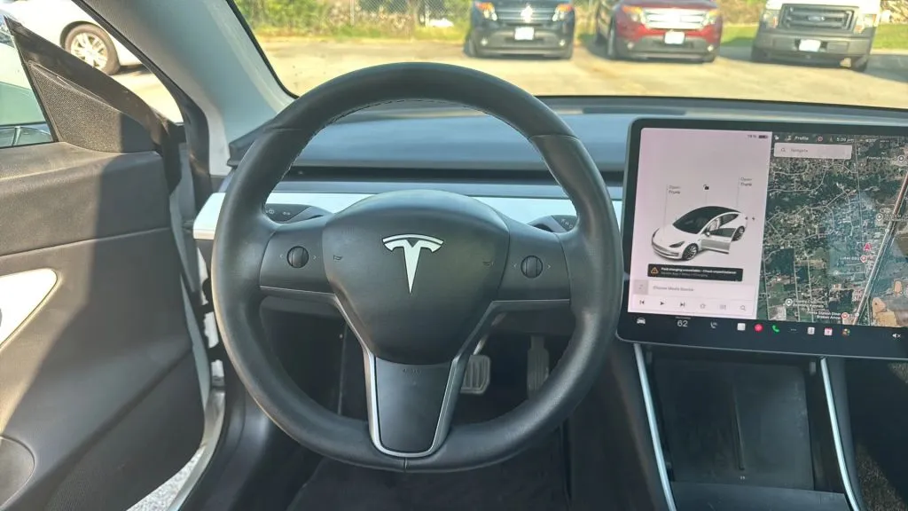 2020 Tesla Model 3 Standard Range Plus photo 10