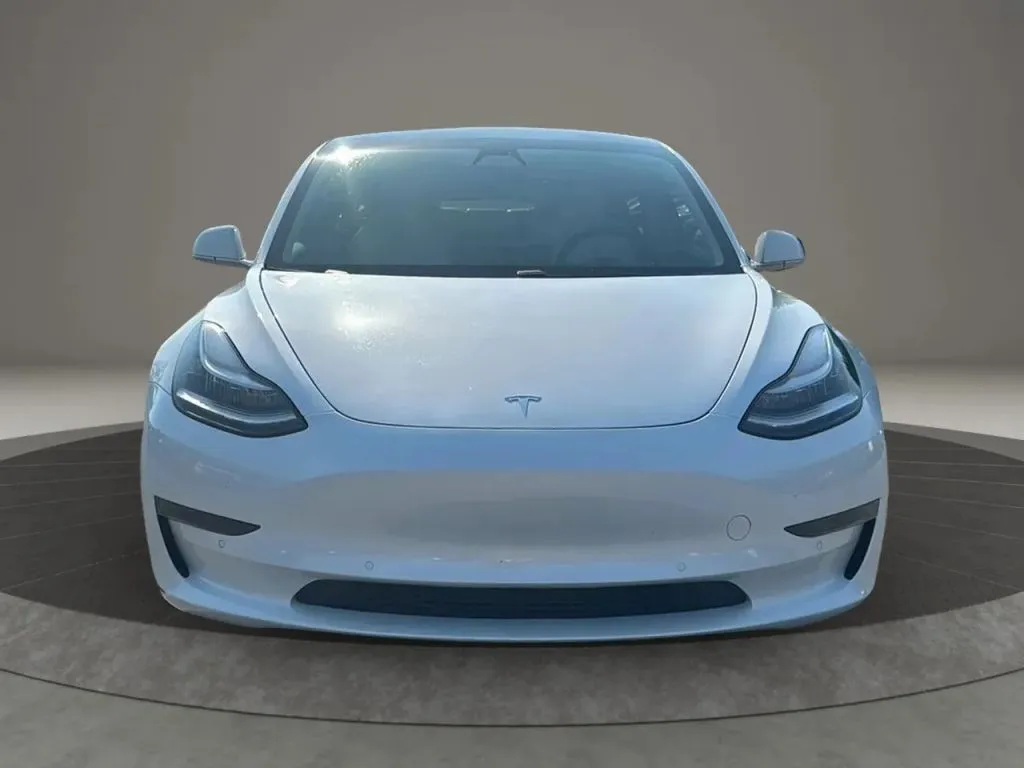 2020 Tesla Model 3 Standard Range Plus photo 6