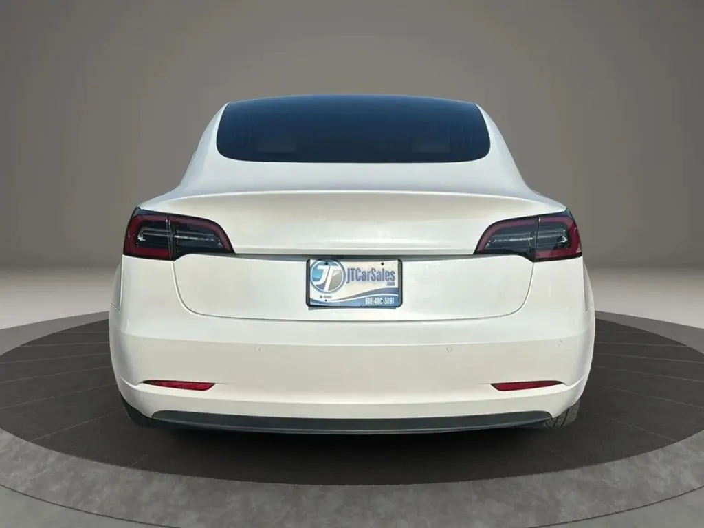 2020 Tesla Model 3 Standard Range Plus photo 3