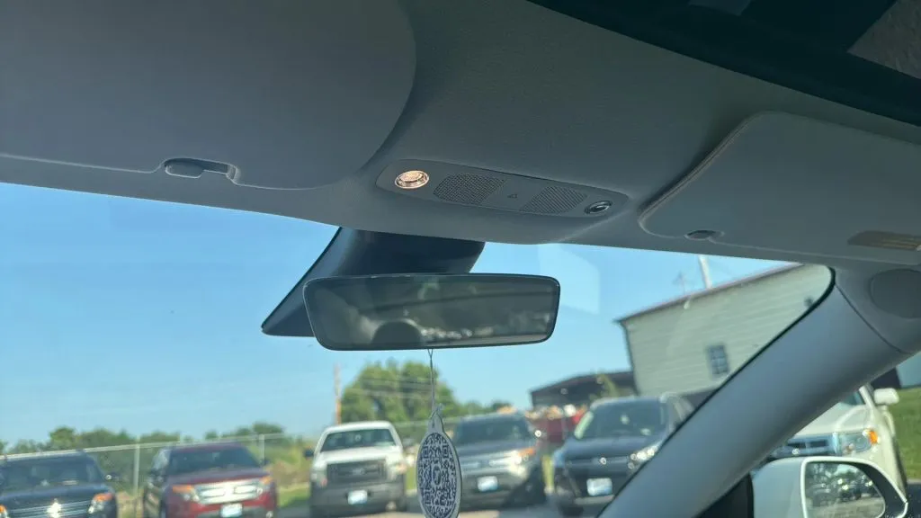 2020 Tesla Model 3 Standard Range Plus photo 24