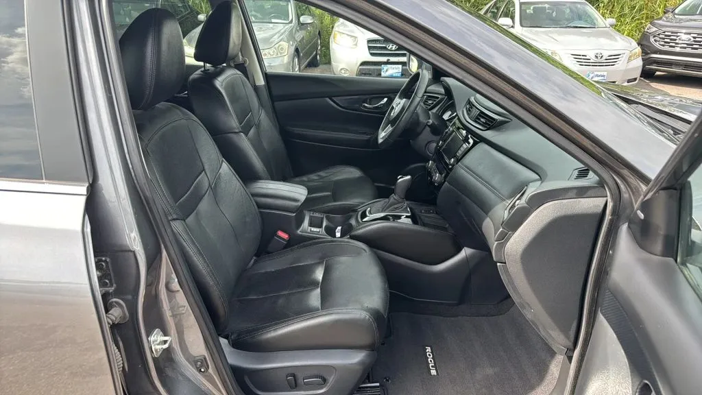 2020 Nissan Rogue SL photo 33