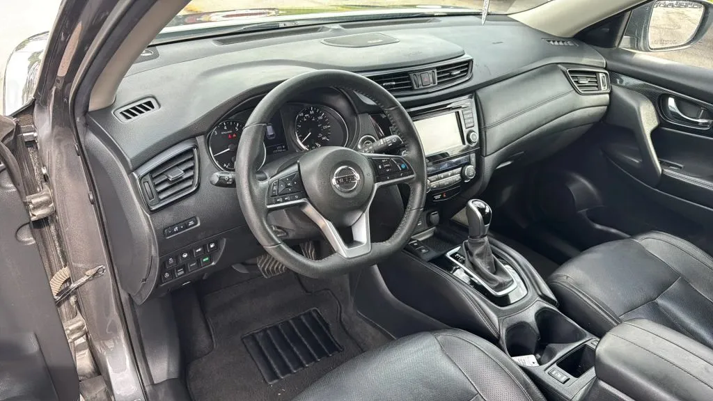 2020 Nissan Rogue SL photo 9