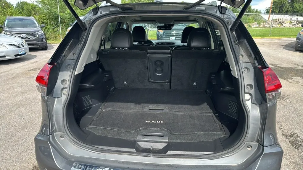 2020 Nissan Rogue SL photo 3