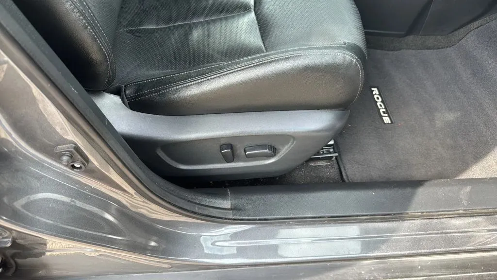 2020 Nissan Rogue SL photo 8