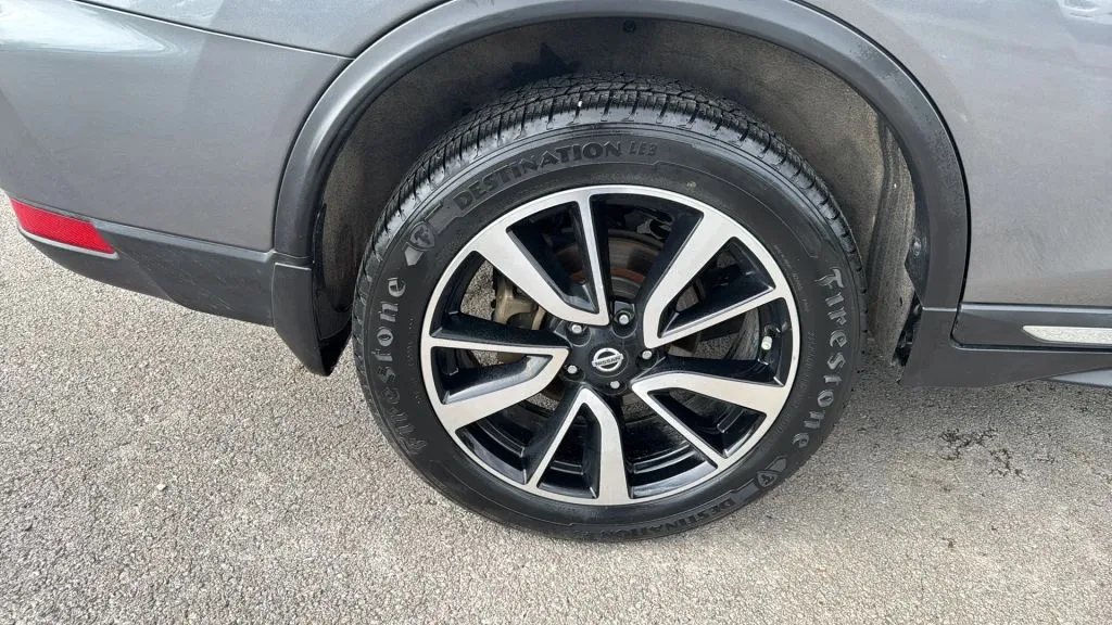 2020 Nissan Rogue SL photo 18
