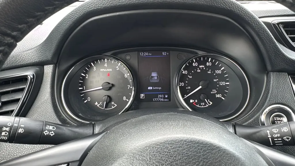 2020 Nissan Rogue SL photo 23