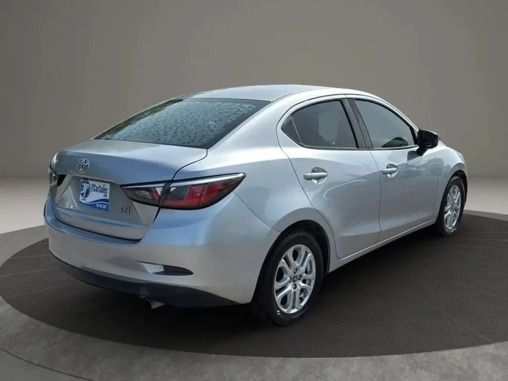 2018 Toyota Yaris iA photo 2