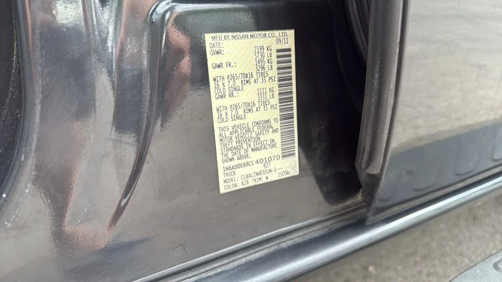2012 Nissan Frontier Crew Cab SV photo 4
