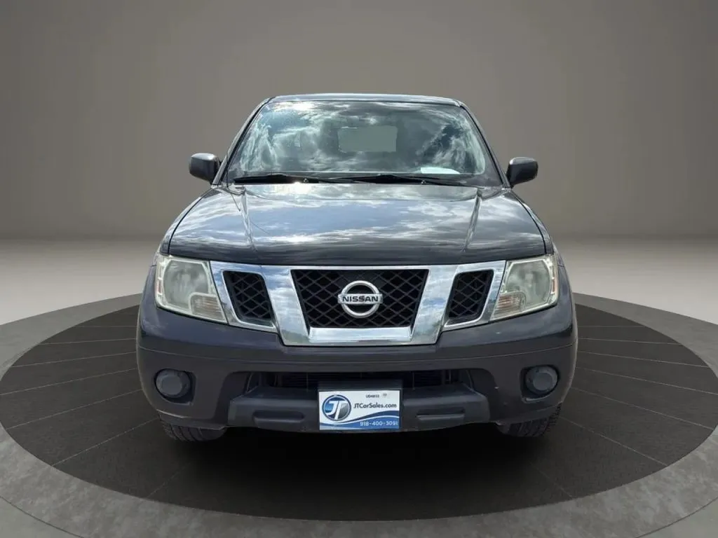 2012 Nissan Frontier Crew Cab SV photo 12
