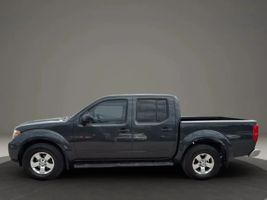 2012 Nissan Frontier Crew Cab SV photo 20
