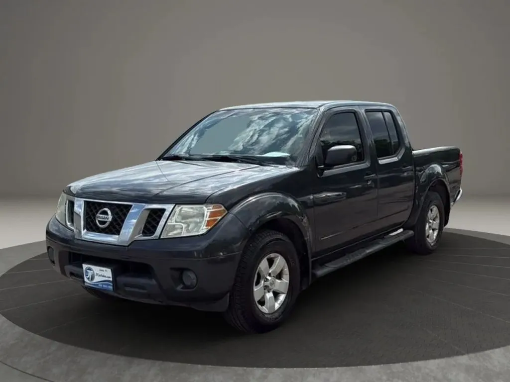 2012 Nissan Frontier Crew Cab SV photo 3