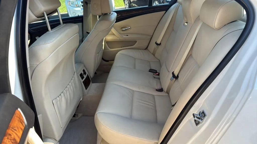 2009 Bmw 528i 5-series photo 3
