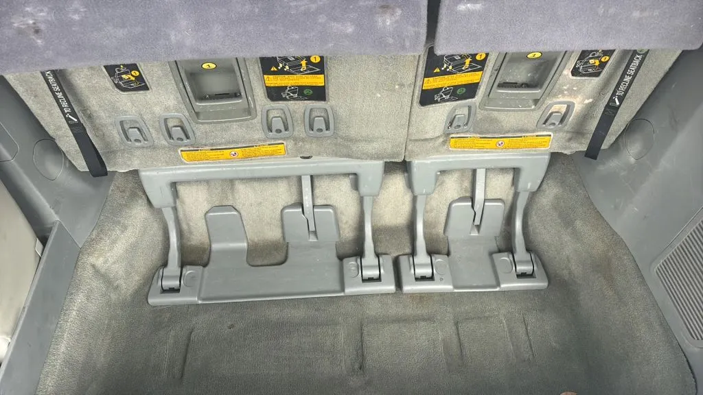 2014 Toyota Sienna LE photo 25