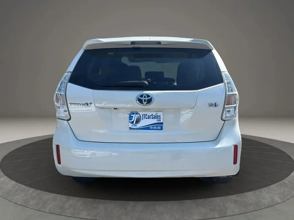 2012 Toyota Prius V Three photo 24