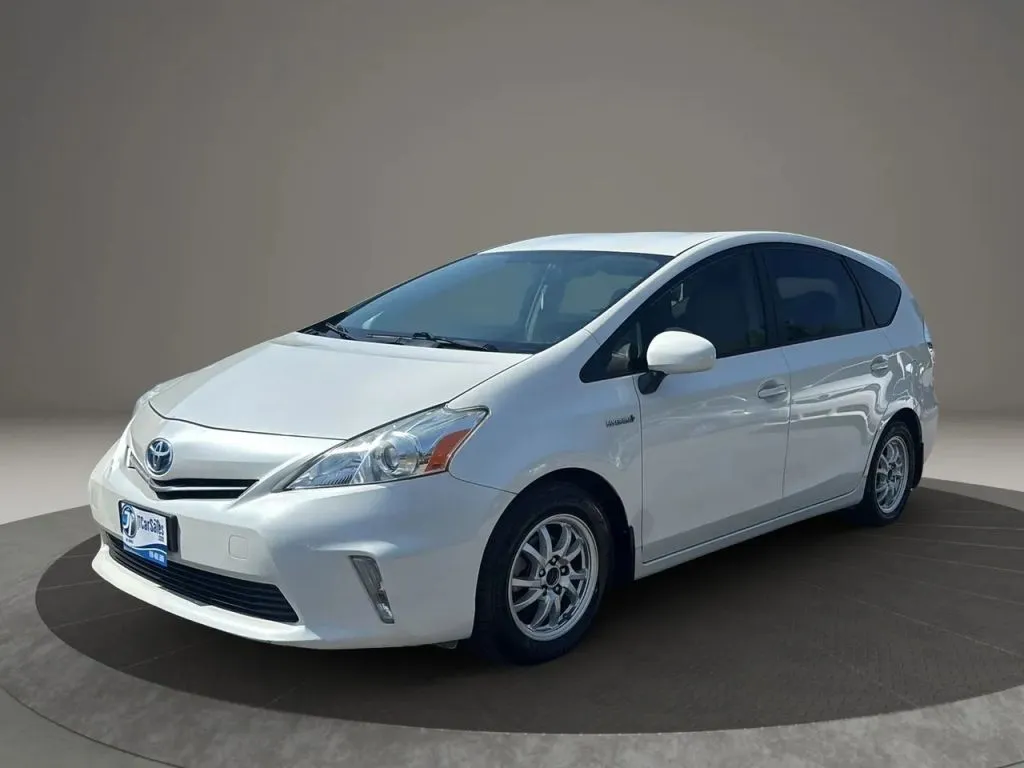 2012 Toyota Prius V Three photo 18