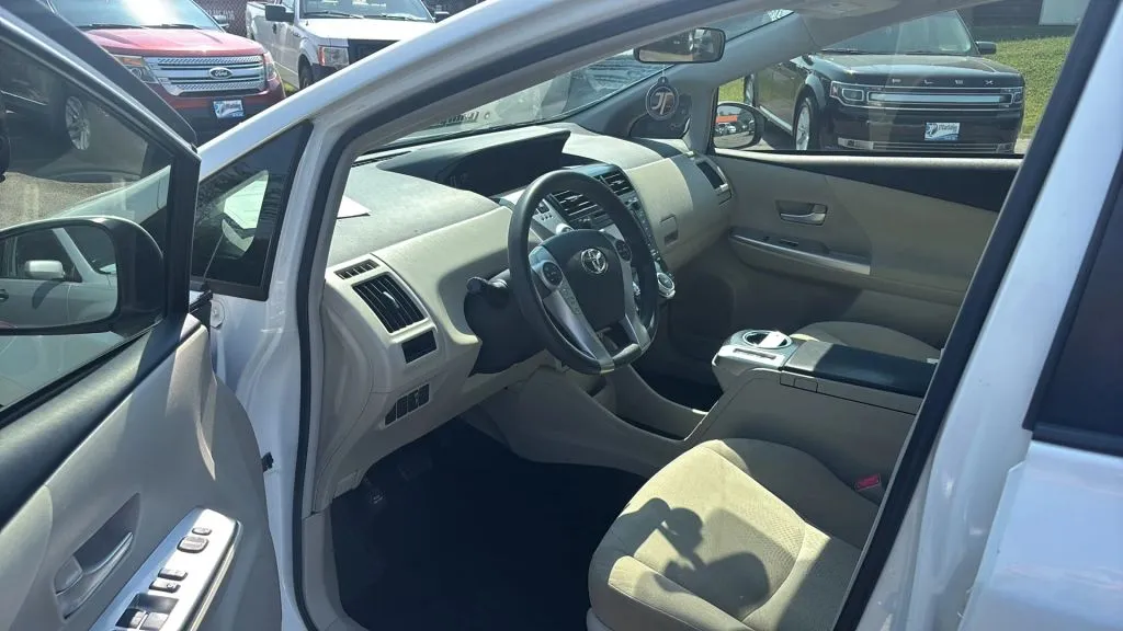 2012 Toyota Prius V Three photo 20