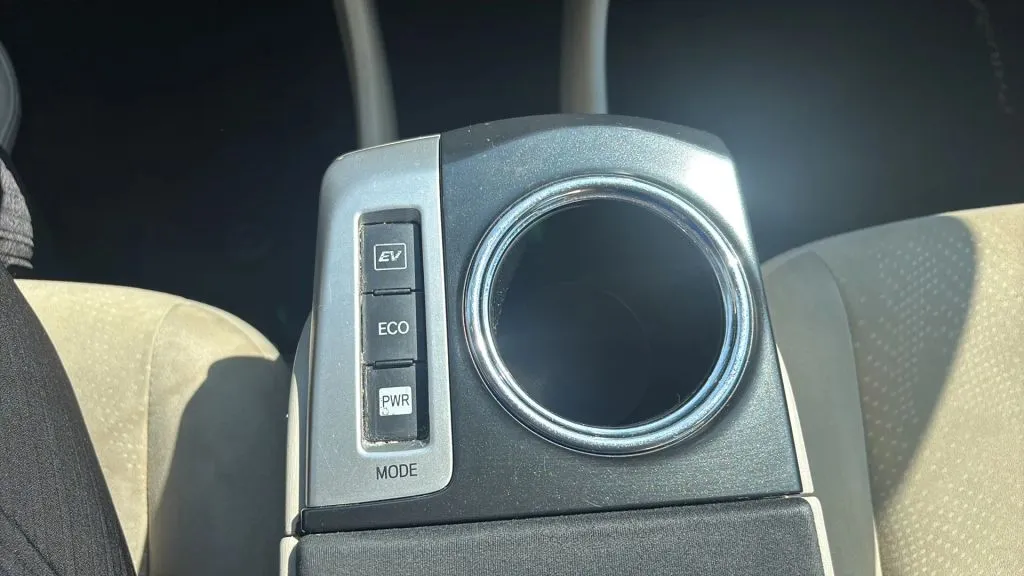 2012 Toyota Prius V Three photo 17