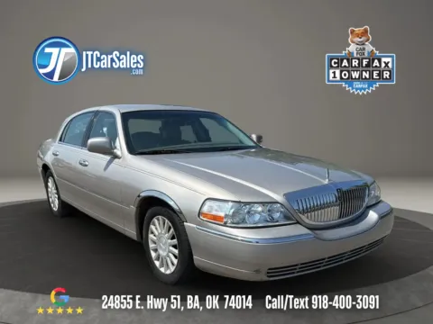 Gold 2003 Lincoln Town Car Signature Sedan 4D for sale in Broken Arrow, OK