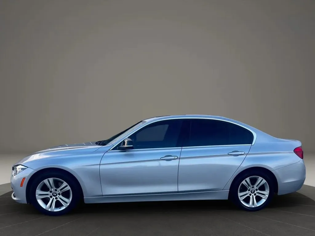 2017 Bmw 330i photo 2