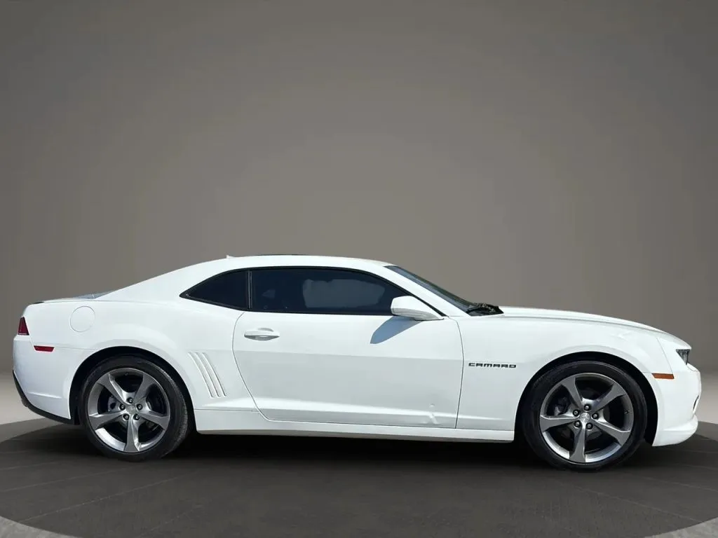 2014 Chevrolet Camaro Coupe photo 3