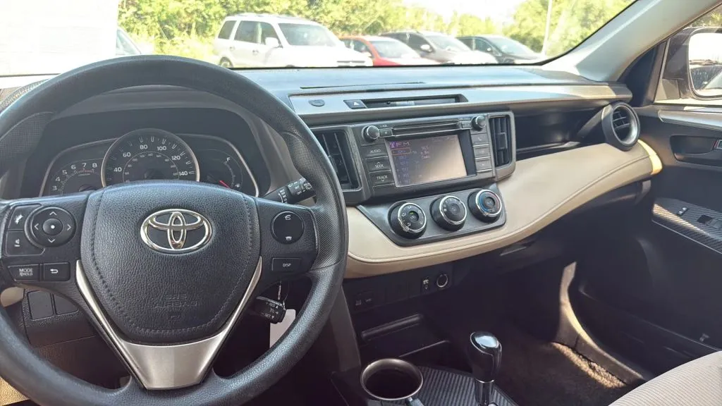 2013 Toyota RAV4 LE Sport photo 28