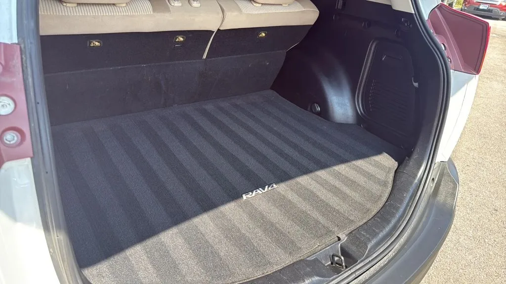 2013 Toyota RAV4 LE Sport photo 4