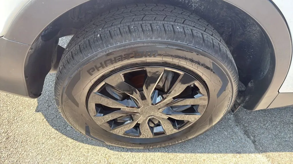 2013 Toyota RAV4 LE Sport photo 20