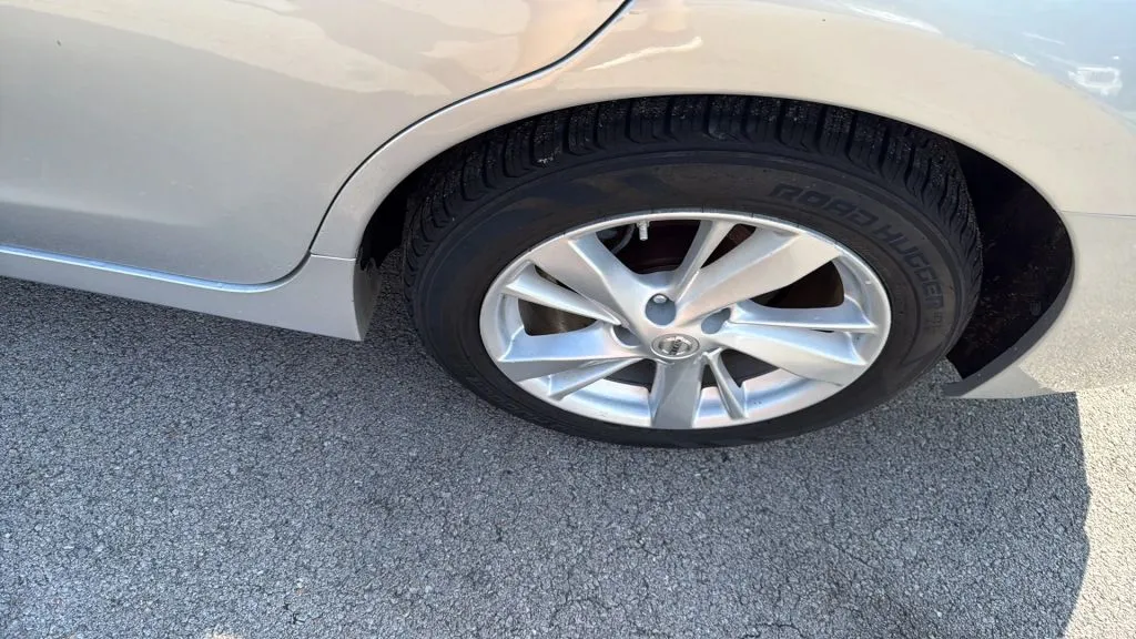 2015 Nissan Altima 2.5 SV photo 21