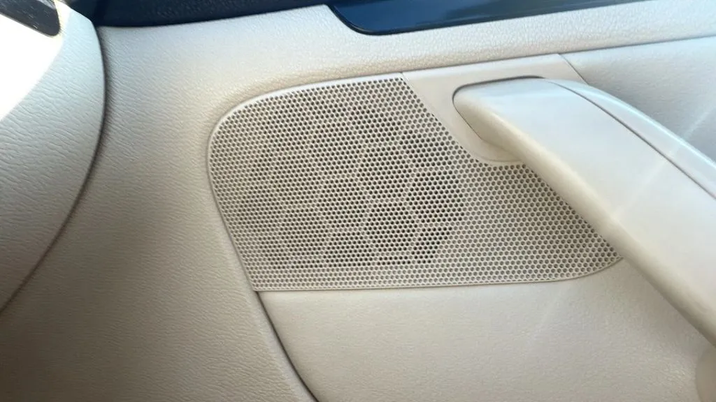 2010 Volkswagen Jetta SEL photo 24