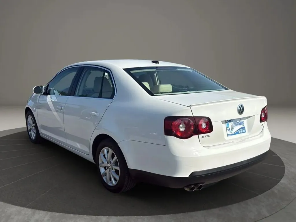 2010 Volkswagen Jetta SEL photo 19