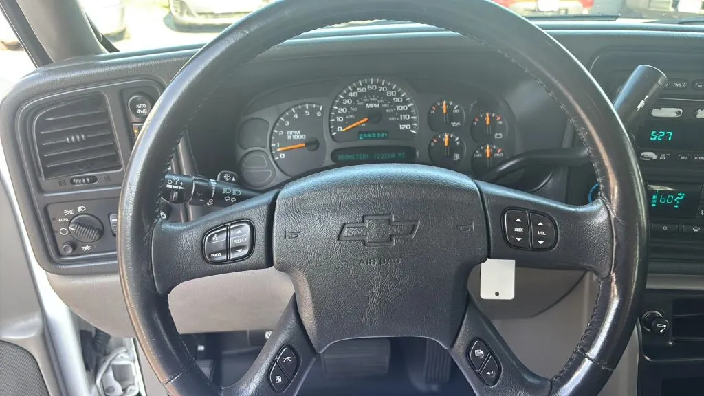 2003 Chevrolet Tahoe LT photo 13