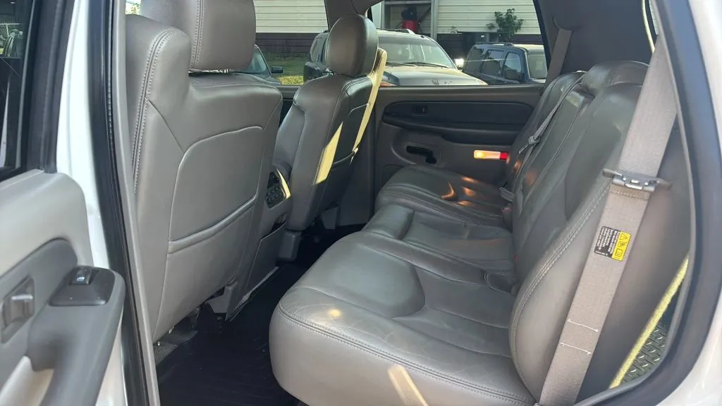 2003 Chevrolet Tahoe LT photo 22