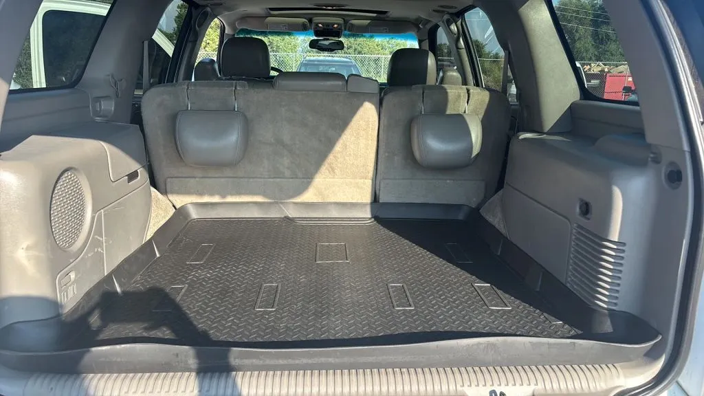 2003 Chevrolet Tahoe LT photo 19
