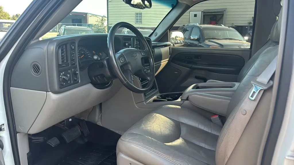 2003 Chevrolet Tahoe LT photo 18