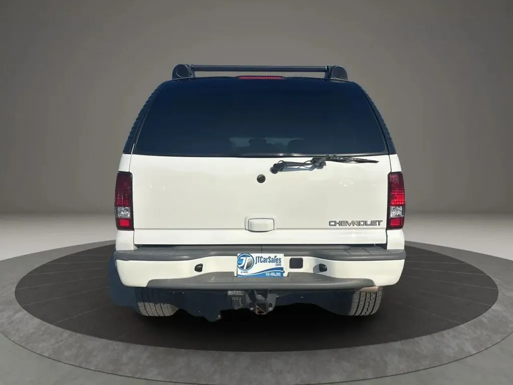 2003 Chevrolet Tahoe LT photo 3