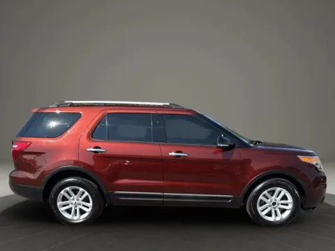More photos of 2015 Ford Explorer XLT Sport Utility 4D at JT Wholesale Auto, Inc., OK