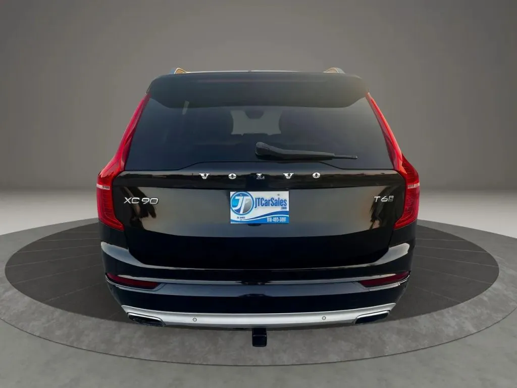2016 Volvo XC90 T6 Momentum Sport photo 4