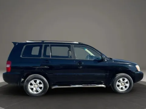 Photos of 2001 Toyota Highlander Sport Utility 4D for sale in Broken Arrow, OK at JT Wholesale Auto, Inc.