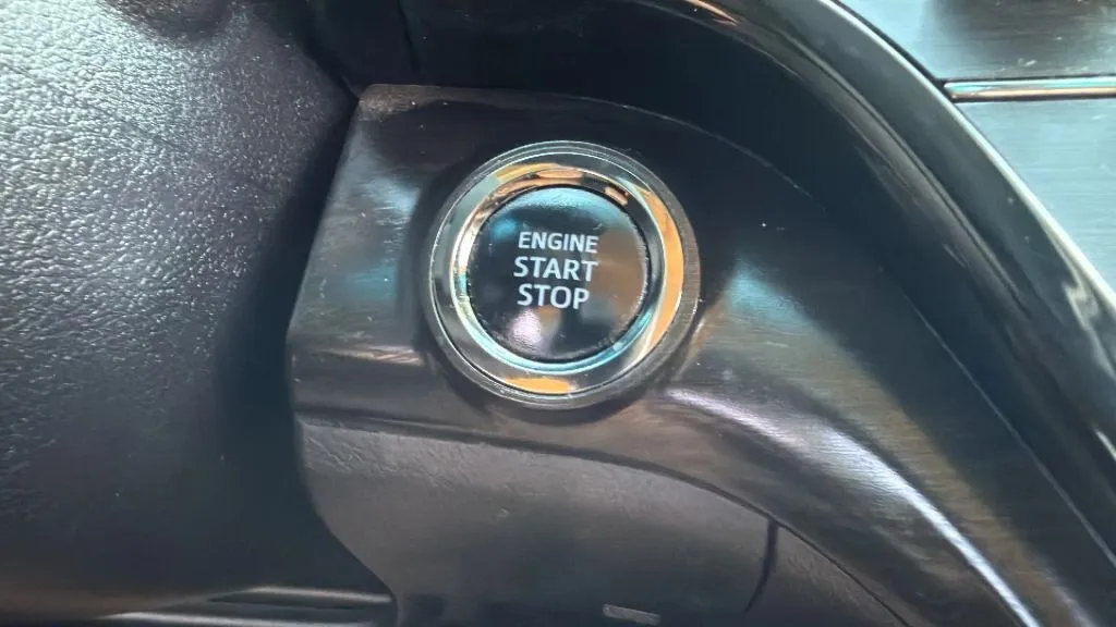 2016 Toyota Avalon XLE photo 25