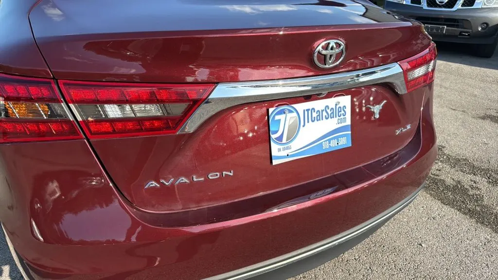 2016 Toyota Avalon XLE photo 5