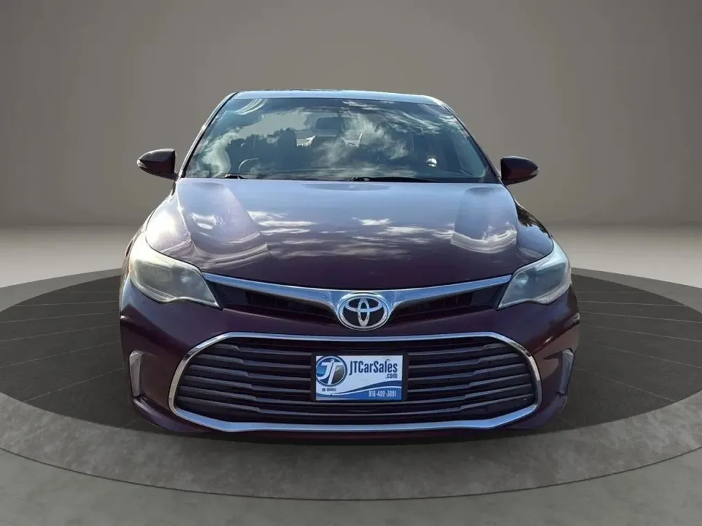 2016 Toyota Avalon XLE photo 24